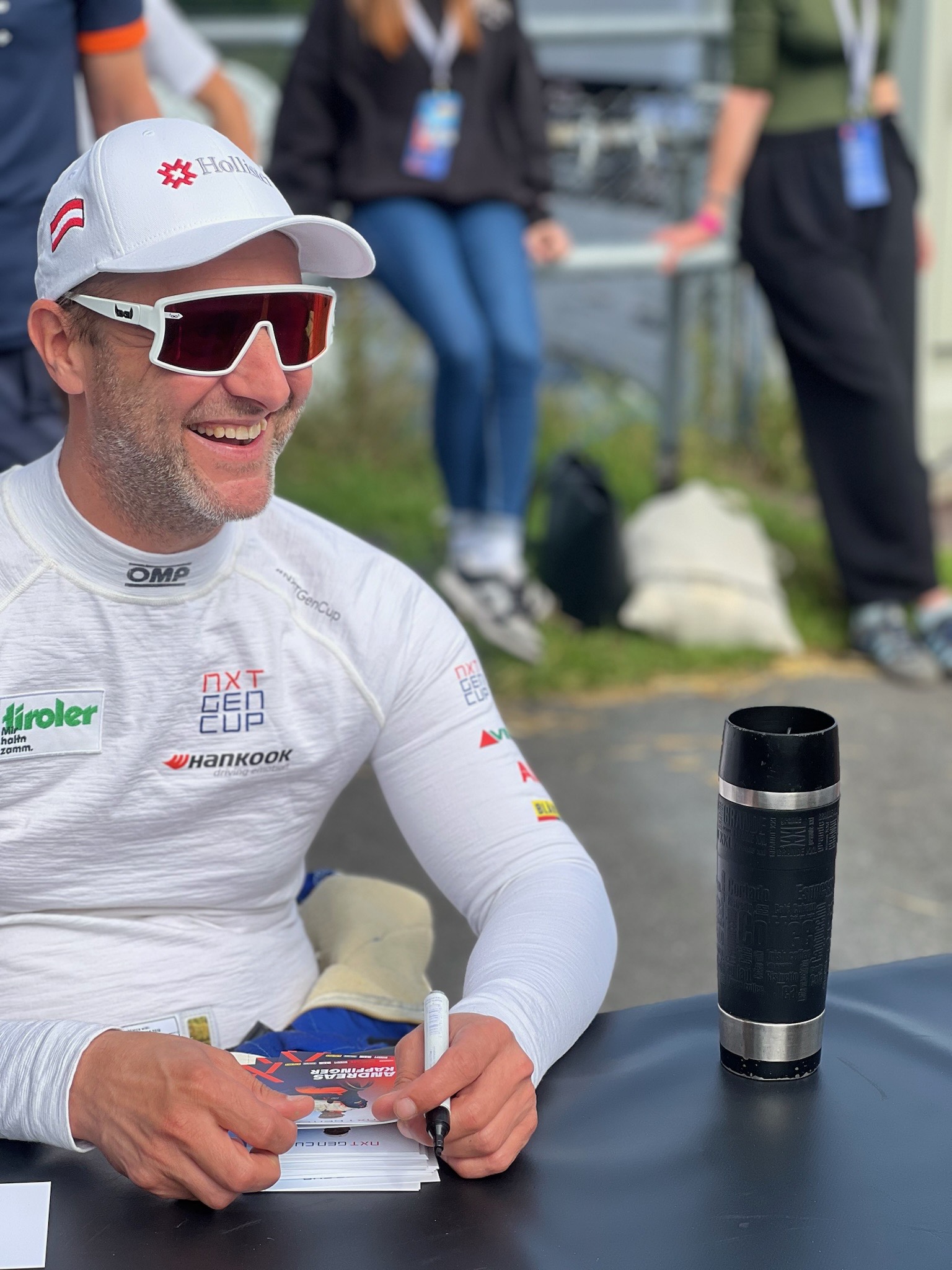 Andreas Kapfinger bei der Autogrammstunde des NXT Gen Cup am Sachsenring